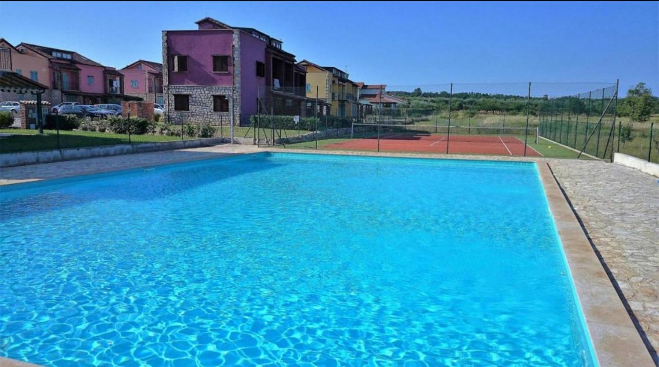 Apartment Aleks Tar-Vabriga Buitenkant foto