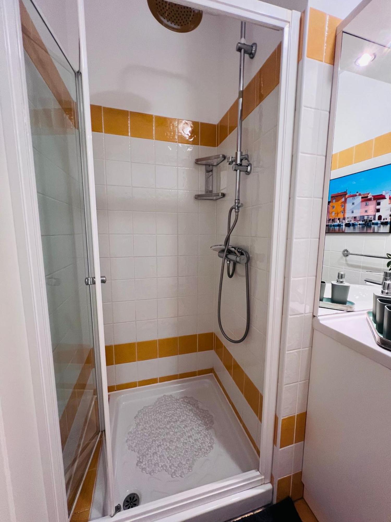 Apartment Aleks Tar-Vabriga Buitenkant foto